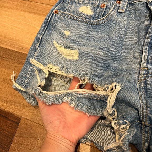 New Levi's 501 High Rise Short in Faultline Distressed Size 28 - Picture 13 of 15